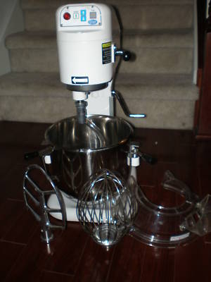 Globe 8 qt mixer, attachments, manual - hot deal nwob 