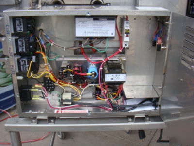 New nieco automatic broiler model N1535 brand gas/115V