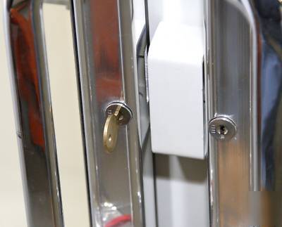Vwr two swinging glass door refrigerator 2005