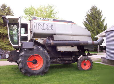 N6 gleaner combine with 24' grain & 6 row corn head