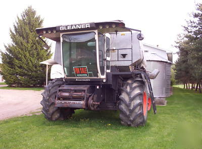 N6 gleaner combine with 24' grain & 6 row corn head