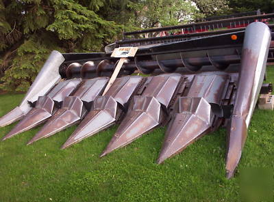 N6 gleaner combine with 24' grain & 6 row corn head