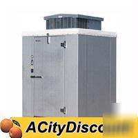 Walk in indoor freezer 10X10X7'6FT ht w/ floor & refrig