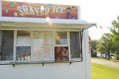 Snowizard shaved ice trailer stand