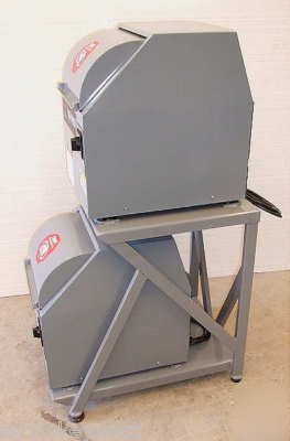 (2) red devil 1015 spacesaver paint shakers/mixers