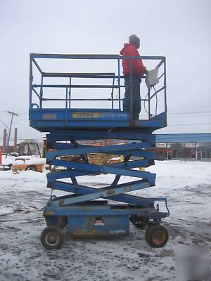 Urpight X24DW scissor lift 24' deck hgt.,30' work hgt. 