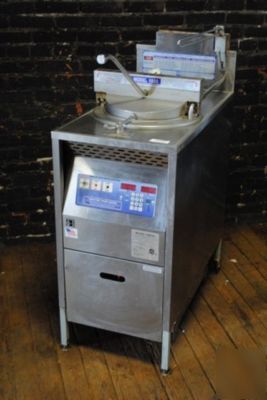 2005 broaster 1800 fryer w/ filtration nat gas - xlnt 