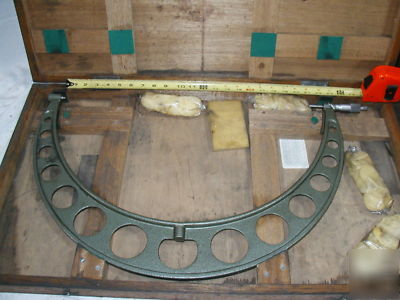 Mitutoyo 21-22 inch micrometer. with case 