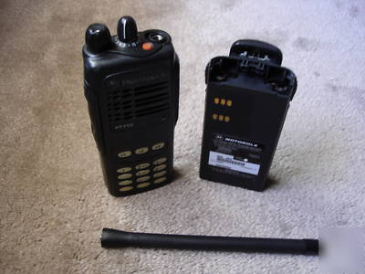 Motorola HT750 16CH vhf portable radio ht 750 w/ chargr