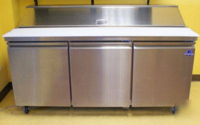 Coldtech 3 door prep table, great condition,very clean