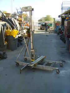 Vermette 1012A 12' material lift 1000-lb capacity