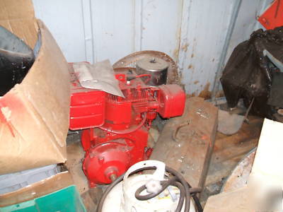 Briggs 9 horsepower cast iron 6:1 gear reducer engine