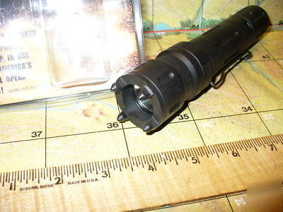 Hellfire x 11 tactical assault light police flashlight