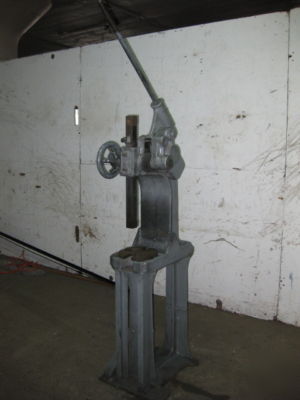 Famco 8 ton compound ratchet type arbor press