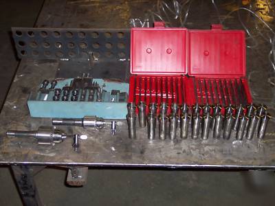 Grizzly G4027 (9 x 42 table) 2 hp vertical turret mill