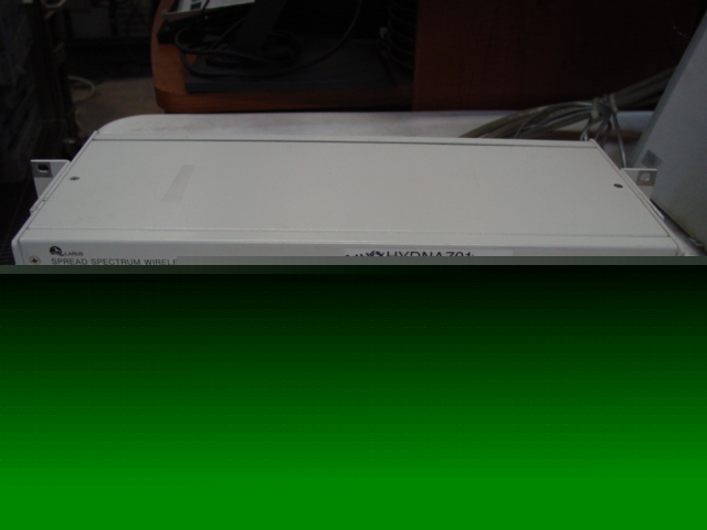 Larus digital microwave radio 5.7GHZ quadhopper 4X T1