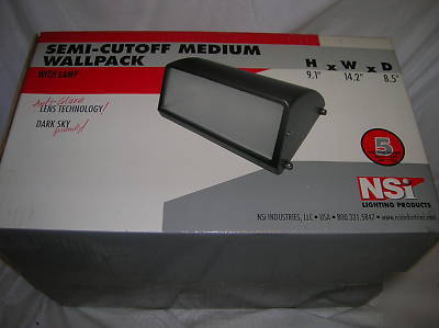Semi-cutoff meduim wallpack 150 watt hps quad volt