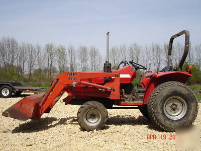 Massey ferguson 1030 4X4 diesel tractor loader 1750HRS