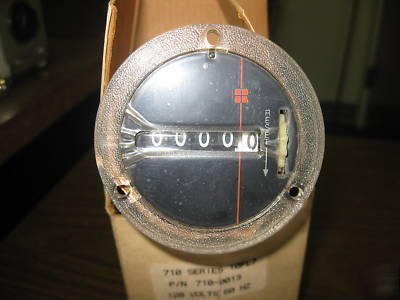 New 710-0013 redington hour counter, 120V/60HZ in box