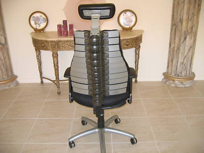 Rfm verte model 22111 high back executive chair