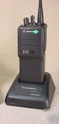 MTS2000 flashport uhf 403-470 mhz 48 ch portable radio