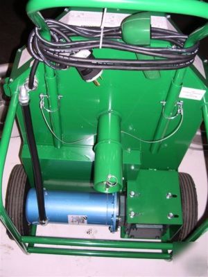 New greenlee 555 conduit pipe bender 2 shoes 2 rollers